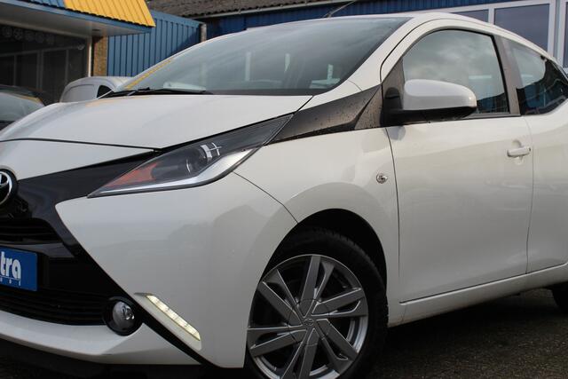 Toyota AYGO 1.0 VVT-i "X-Play" Airco - 5 Deurs !!! Automaat