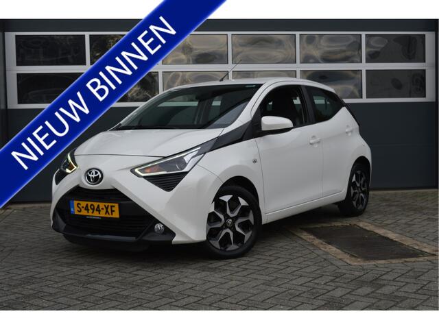 Toyota AYGO 1.0 VVT-i x-play | Carplay/Camera/Airco |