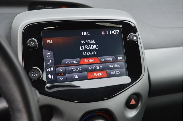 Toyota AYGO 1.0 VVT-i x-play | Carplay/Camera/Airco | Met 12 maanden garantie!