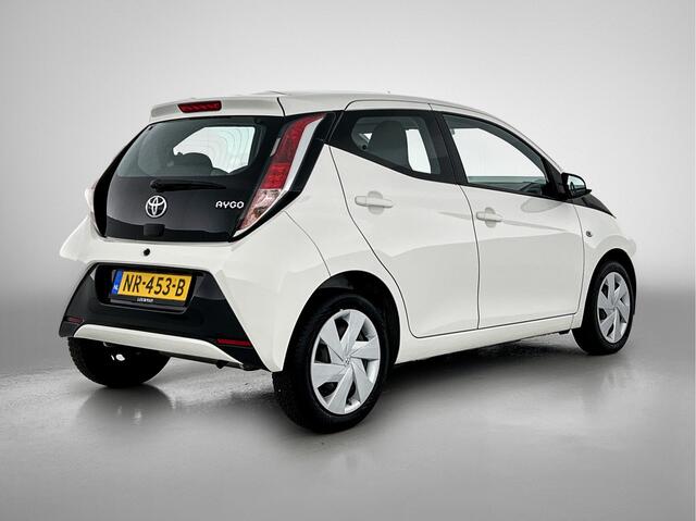 Toyota AYGO 1.0 VVT-i x-play | Camera | Bluetooth