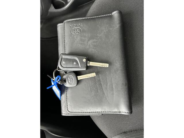 Toyota AYGO 1.0 VVT-i x-now airco 60.000 KM ! Nieuwstaat