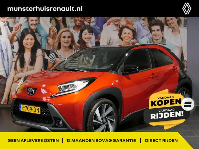 Toyota AYGO X 1.0 VVT-i MT Limited *Camera & sensoren v+a* - Draadloze telefoonlader, bluetooth, LMV 18", half leder/stof bekleding