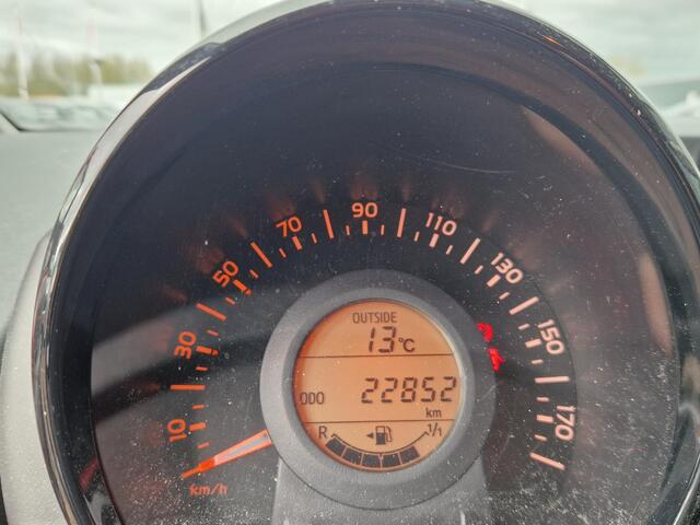 Toyota AYGO 1.0 VVT-i x-fun Bluetooth | Airco | Slechts 22.000 km gereden!!