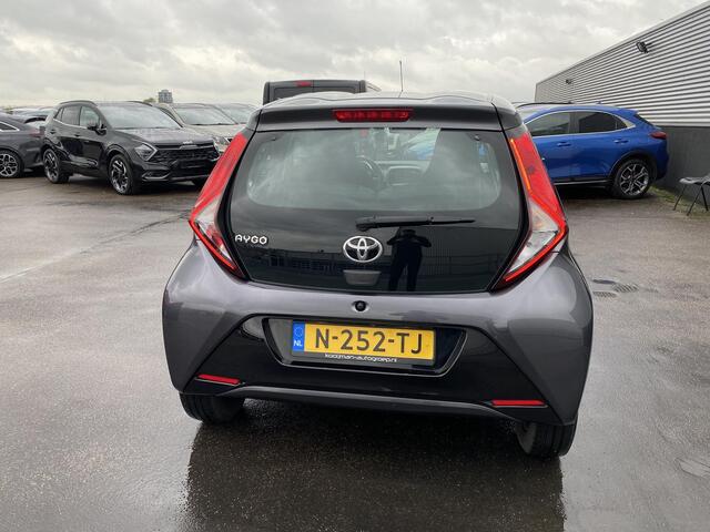 Toyota AYGO 1.0 VVT-i x-play Apple Carplay en/of Android auto navigatie, Achteruitrijcamera, 1e eign. NL-auto