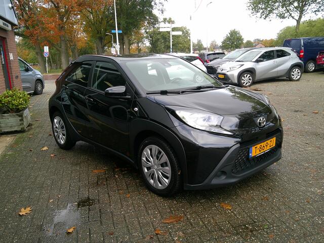 Toyota AYGO X 1.0 VVT-i MT Play