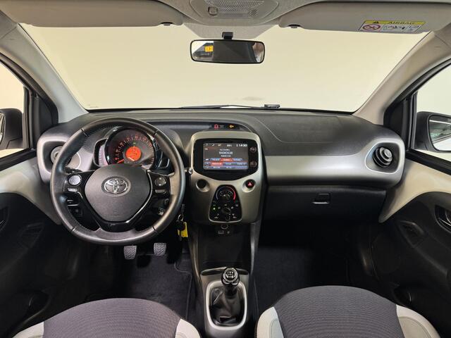 Toyota AYGO 1.0 VVT-i x-play | Camera | Bluetooth | Trekhaak voor fietsendrager | Airco |