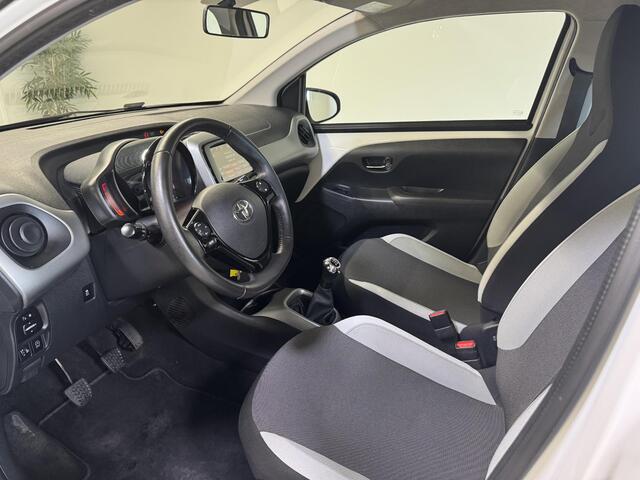 Toyota AYGO 1.0 VVT-i x-play | Camera | Bluetooth | Trekhaak voor fietsendrager | Airco |