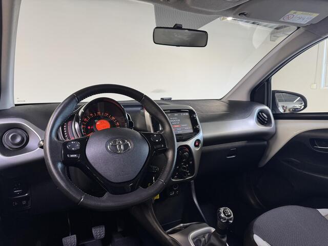Toyota AYGO 1.0 VVT-i x-play | Camera | Bluetooth | Trekhaak voor fietsendrager | Airco |