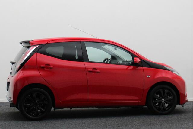 Toyota AYGO 1.0 VVT-i x-sport