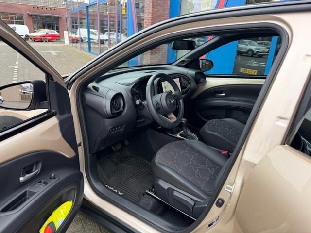 Toyota AYGO 1.0 Automaat JBL Navi Carplay Camera Led Airco(ECC)