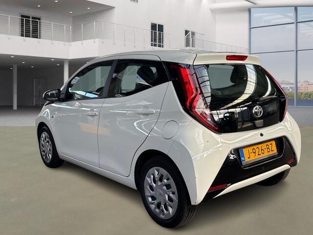 Toyota AYGO 1.0 VVT-i x-play, 1e Eig! Camera! Carplay! VERWACHT!