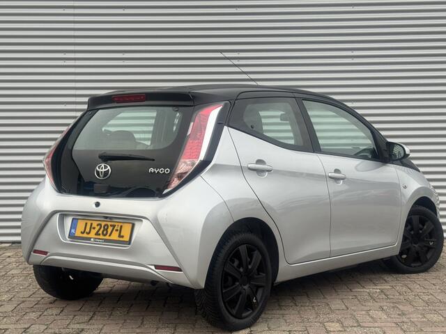 Toyota AYGO 1.0 VVT-i x-play | Nieuw Binnen! | Camera | Airco | Cruise