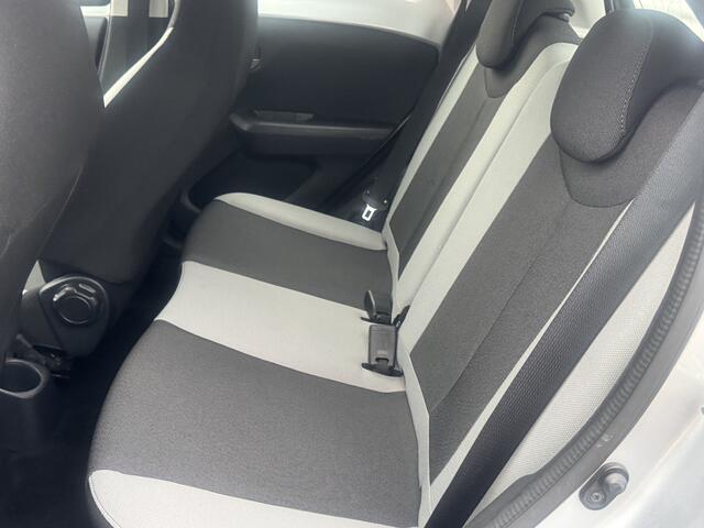 Toyota AYGO 1.0 VVT-i x-play | Nieuw Binnen! | Camera | Airco | Cruise