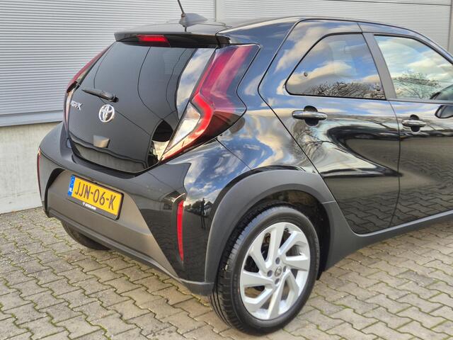 Toyota AYGO X 1.0 VVT-i S-CVT first PLAY/A.Camera/Climatecontr./Stoelverw.