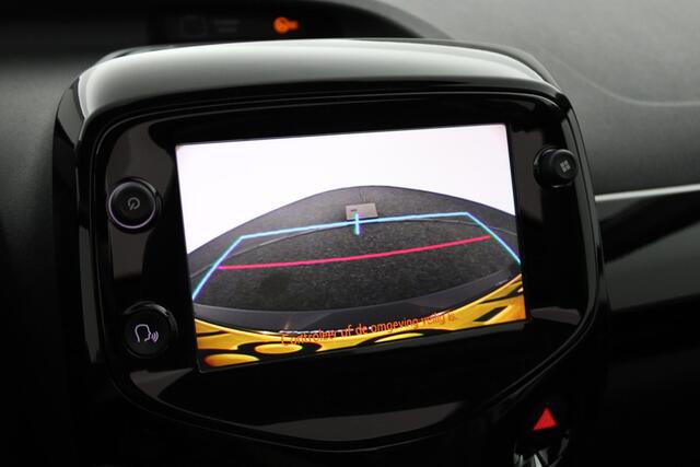 Toyota AYGO 1.0 VVT-i x-otic | Cabrio | | Automaat | Leder-stof bekleding | Groot multimedia scherm |