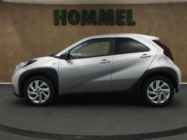 Toyota AYGO X 1.0 VVT-i S-CVT first - ORIGINEEL NEDERLANDSE AUTO - CLIMATE CONTROL - CAMERA - ADAPTIEVE CRUISE CONTROL - 17 INCH LICHT METALEN VELGEN - APPLE CARPLAY/ ANDROID AUTO - DONKER GETINTE RAMEN ACHTER - MISTLAMPEN VOOR