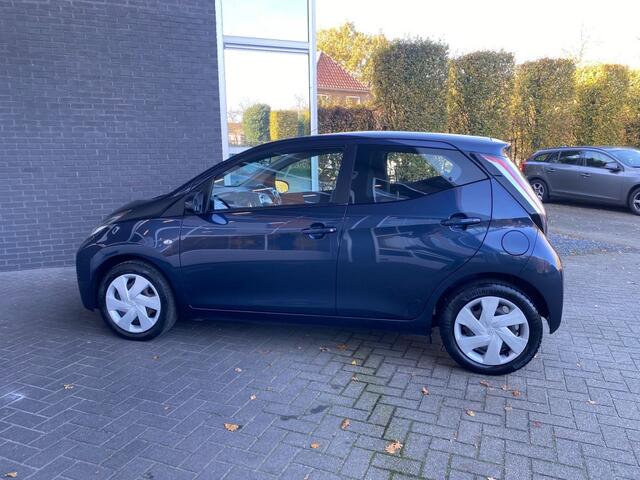 Toyota AYGO 1.0 VVT-i x-play