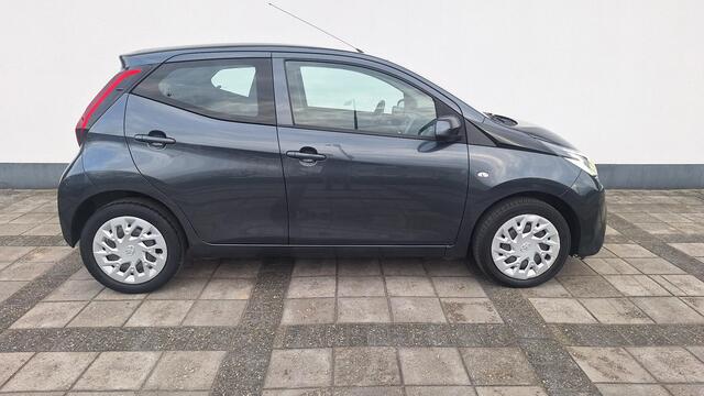 Toyota AYGO 1.0 VVT-i x-play rijklaar prijs