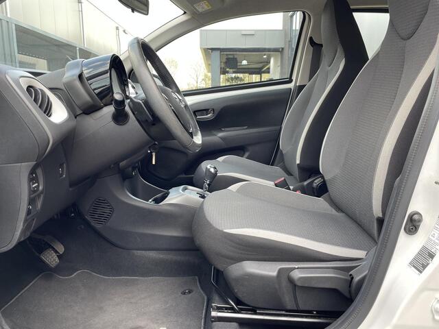 Toyota AYGO 1.0 VVT-i x-play AUTOMAAT RIJKLAAR