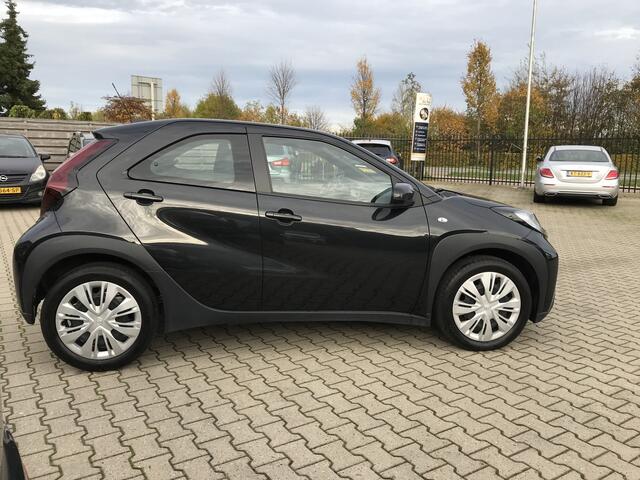 Toyota AYGO X 1.0 VVT-i MT Play