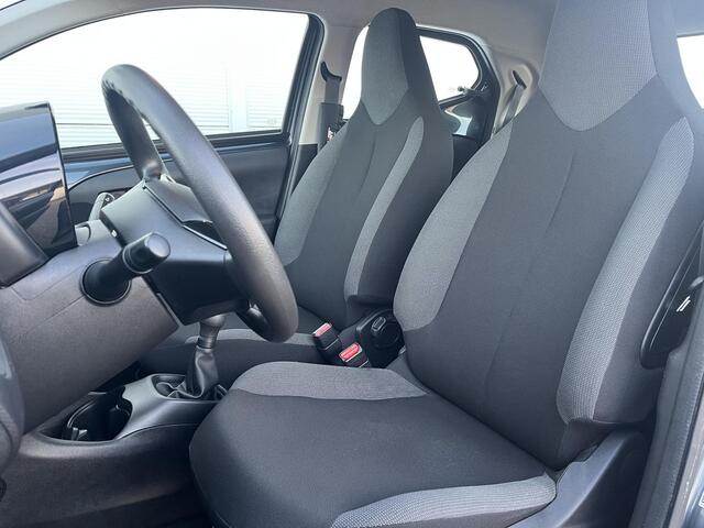 Toyota AYGO 1.0 VVT-i x-fun / airco / dealer onderhouden / Bluetooth telefoonvoorbereiding /