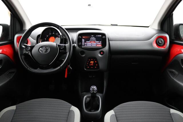 Toyota AYGO 1.0 VVT-i x-joy | Climate control | Parkeercamera | Apple carplay android auto |