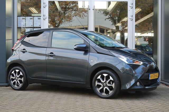 Toyota AYGO 1.0 VVT-I X-JOY, Clima, DAB Radio, Apple Carplay/ Android Auto, etc.