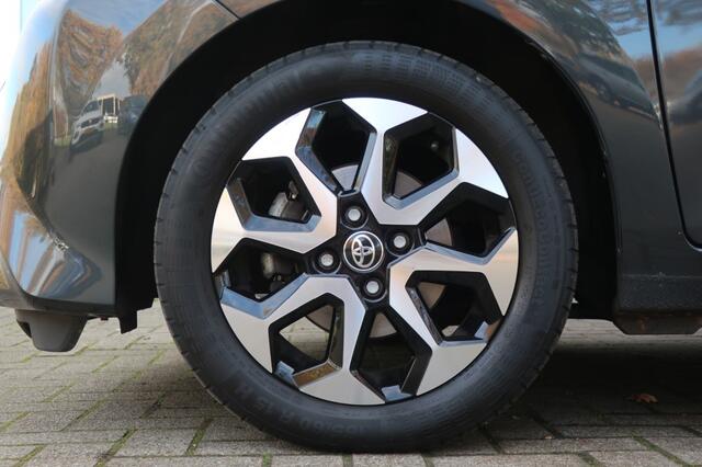 Toyota AYGO 1.0 VVT-I X-JOY, Clima, DAB Radio, Apple Carplay/ Android Auto, etc.