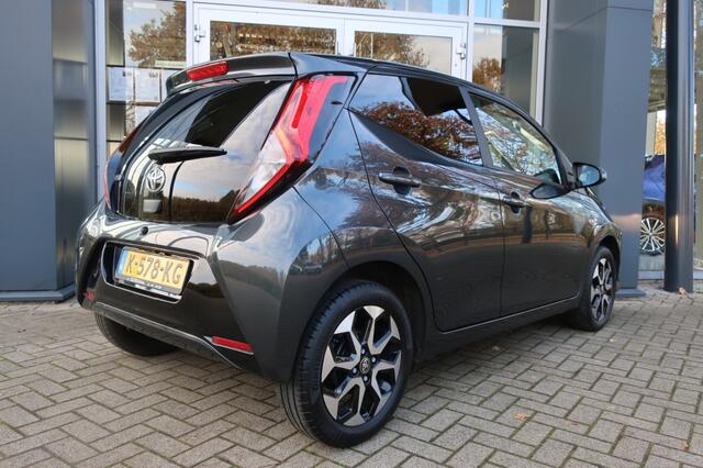 Toyota AYGO 1.0 VVT-I X-JOY, Clima, DAB Radio, Apple Carplay/ Android Auto, etc.