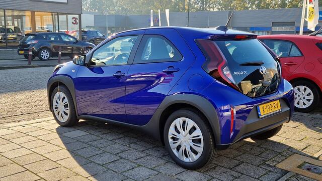 Toyota AYGO X 1.0 VVT-i MT Play