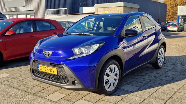 Toyota AYGO X 1.0 VVT-i MT Play