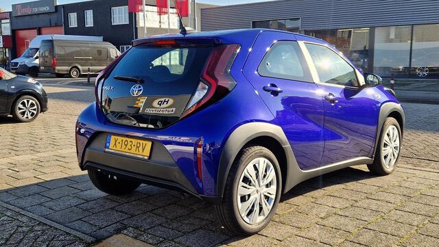 Toyota AYGO X 1.0 VVT-i MT Play