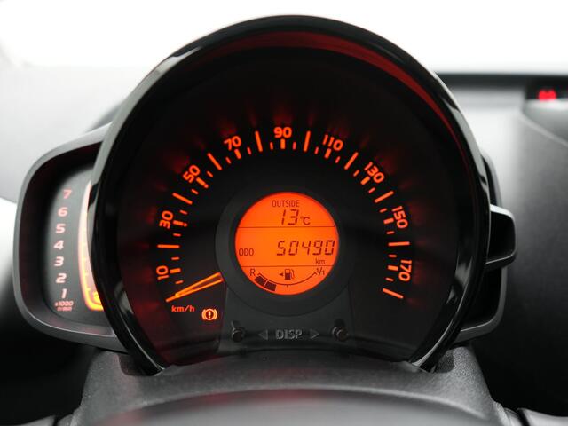 Toyota AYGO 1.0 VVT-i x-play | Apple Carplay/Android Auto