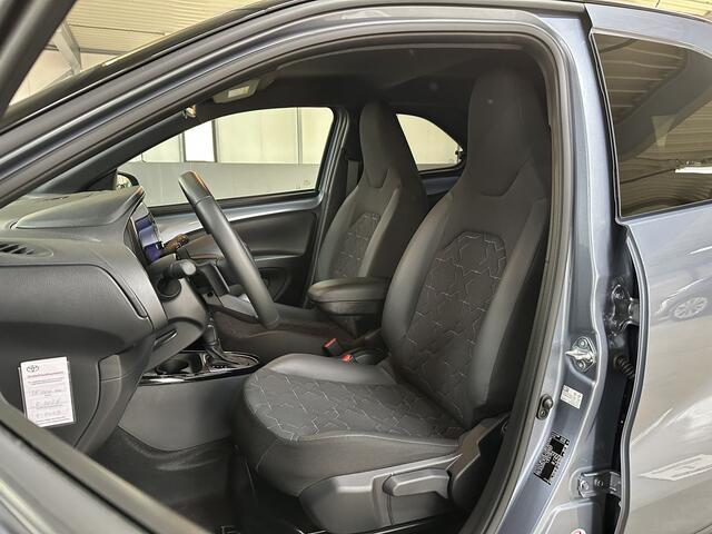 Toyota AYGO X 1.0 VVT-i S-CVT Envy Automaat | Navi | Camera | Trekhaak |