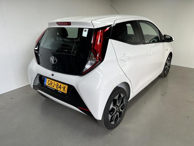 Toyota AYGO 1.0 VVT-i x-play Apple Carplay Camera Dealer onderhouden