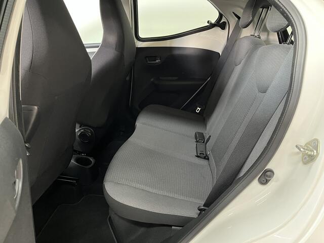 Toyota AYGO 1.0 VVT-i x-play Apple Carplay Camera Dealer onderhouden