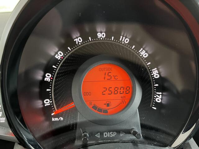 Toyota AYGO 1.0 VVT-i x-play Apple Carplay Camera Dealer onderhouden