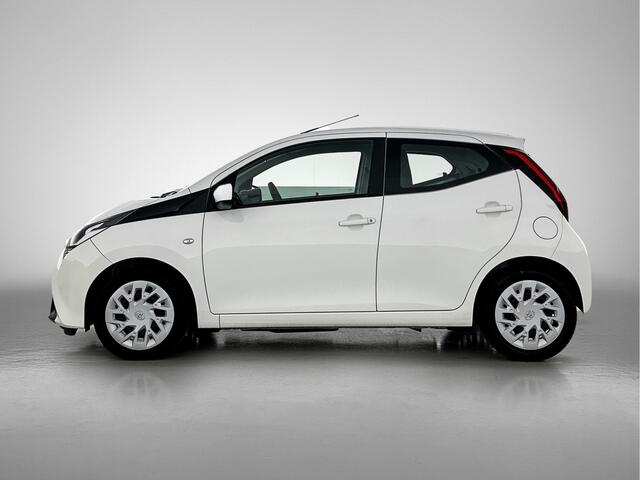 Toyota AYGO 1.0 VVT-i x-play | Airconditioning | Achteruitrijcamera | Cruise control |