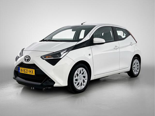 Toyota AYGO 1.0 VVT-i x-play | Airconditioning | Achteruitrijcamera | Cruise control |