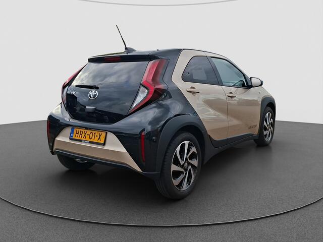 Toyota AYGO X 1.0 VVT-i MT Pulse | Apple Carplay/Android Auto | Parkeercamera Achter | Cruise Control Adaptief | Licht Metalen Velgen 17'' |
