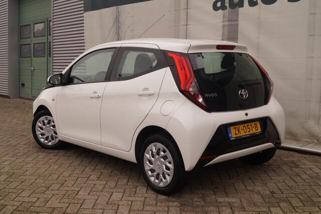 Toyota AYGO 1.0 VVT-i X-Play Automaat -AIRCO-LED-CAM-CARPLAY-