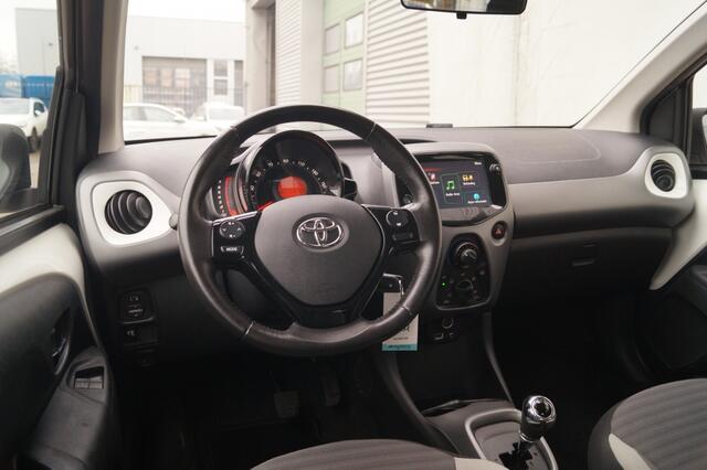 Toyota AYGO 1.0 VVT-i X-Play Automaat -AIRCO-LED-CAM-CARPLAY-