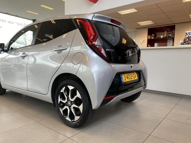 Toyota AYGO 1.0 VVT-i x-joy,Automaat,Apple Carplay Android-Auto,Spraakbediening,Climatecontrol,Achteruitrijcamera,Ipod Usb Aansluiting,15 Inch Lmv