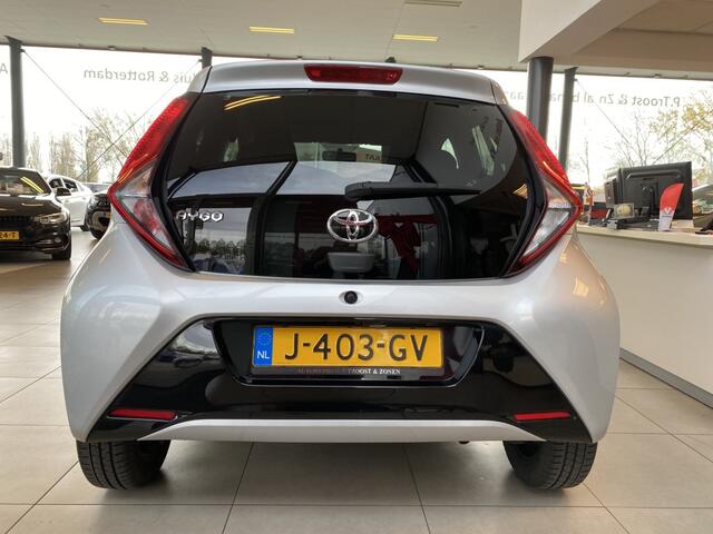 Toyota AYGO 1.0 VVT-i x-joy,Automaat,Apple Carplay Android-Auto,Spraakbediening,Climatecontrol,Achteruitrijcamera,Ipod Usb Aansluiting,15 Inch Lmv