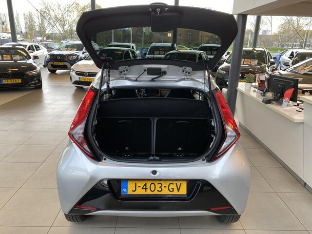 Toyota AYGO 1.0 VVT-i x-joy,Automaat,Apple Carplay Android-Auto,Spraakbediening,Climatecontrol,Achteruitrijcamera,Ipod Usb Aansluiting,15 Inch Lmv