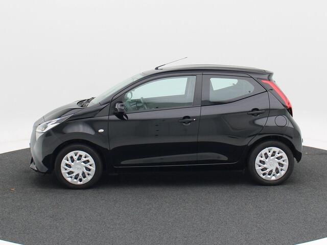 Toyota AYGO 1.0 VVT-i Automaat x-play | Bluetooth | Trekhaak | Camera | Carplay | 79.228 Km!!