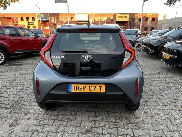 Toyota AYGO X 1.0 VVT-i MT Play