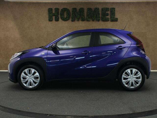 Toyota AYGO X 1.0 VVT-i MT Play - ORIGINEEL NEDERLANDSE AUTO - AFKOMSTIG VAN 1E EIGENAAR - CAMERA - AIRCO - BLUETOOTH - APPLE CARPLAY/ ANDROID AUTO - ADAPTIEVE CRUISE CONTROL - DAB AUDIO -