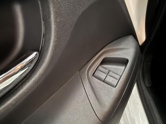 Toyota AYGO 1.0 VVT-i x-sport Met trekhaak, slechts 33106KM! Zeer nette en luxe wagen