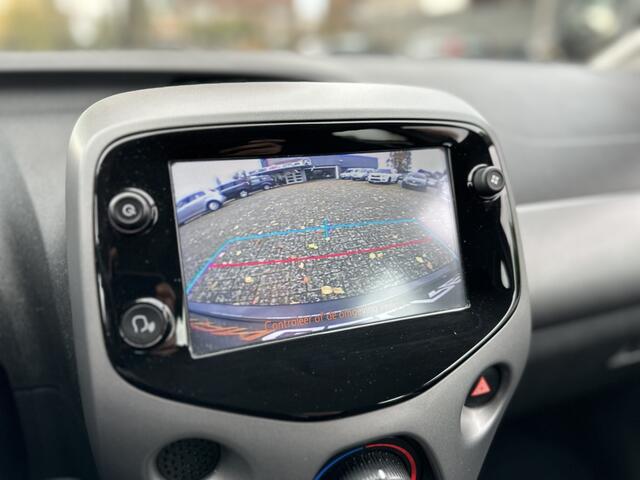 Toyota AYGO 1.0 VVT-i X-play Navi*AppleCarplay*Camera*1e Eig + Dealer ondh